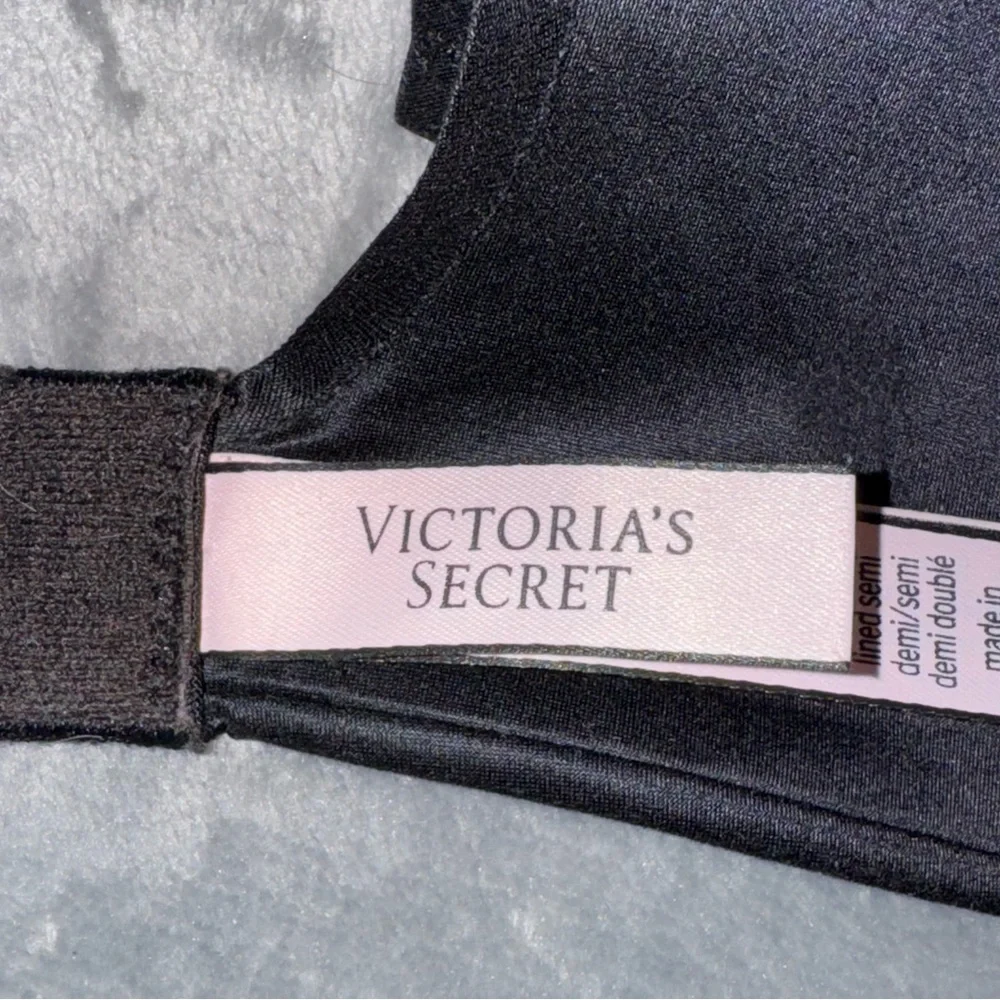 Victoria’s Secret Lined Semi Demi Black Bra 34C